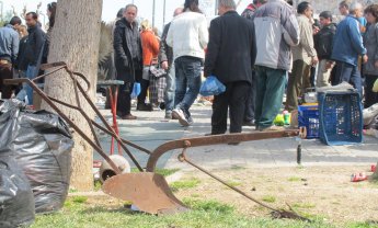 Αραρίσκοντας Ηλίας Προβόπουλος: Τι τα θέλουμε τα όπλα...