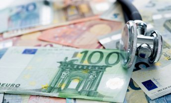 Τι ποσοστό δαπανών για την υγεία αντιπροσωπεύει η προαιρετική ασφάλιση υγείας στην Ελλάδα;