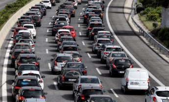 Συγκρούστηκαν τρία οχήματα στο Ελληνικό 