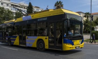 Τροχαίο στο κέντρο της Αθήνας: Τρόλεϊ συγκρούστηκε με φορτηγό - Ένας τραυματίας!