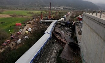 Στον τόπο του τραγικού σιδηροδρομικού δυστυχήματος μεταβαίνει σε λίγο ο πρωθυπουργός 