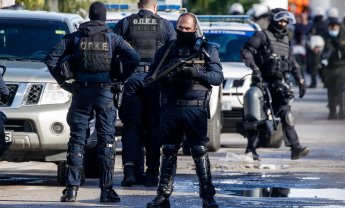 Πυροβολισμοί σε ναυτιλιακή εταιρεία στη Γλυφάδα - Ένας νεκρός και δύο τραυματίες!