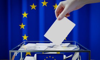 Σπύρος Καπράλος: Το στοίχημα της συσπείρωσης και τα αγκάθια στο δρόμο για τις ευρωεκλογές 