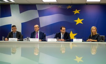 Αφορολόγητο στα φιλοδωρήματα έως 300 ευρώ τον μήνα - Αλλάζουν όλα στον τρόπο υποβολής των φορολογικών δηλώσεων!