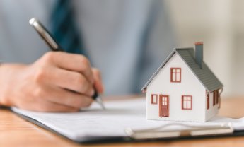 Ακίνητη περιουσία: Σε μεσαία διαμερίσματα 76-100 τ.μ. στρέφονται όλο και περισσότερο οι αγοραστές - Τι σημαίνει για την ασφαλιστική αγορά