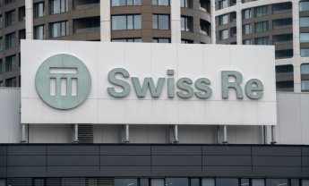 Swiss Re: Οι ασφαλισμένες ζημίες το 2025 ενδέχεται να ξεπεράσουν τα 150 δισ. δολάρια λόγω του δαπανηρού πρώτου εξαμήνου