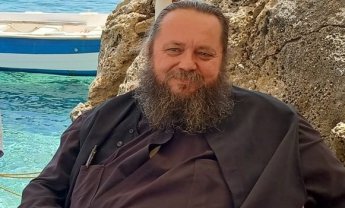 Ο παππάς που έκανε τη δημιουργία δρόμο επιστροφής