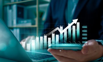 ESM: Στο κλαμπ των ισχυρών της Ευρωζώνης τα ελληνικά ομόλογα, σε ρεκόρ 15ετίας για το περιθώριο τους