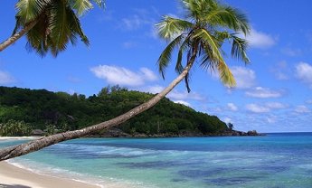 Υποχρεωτικά ασφαλισμένοι τουρίστες και επισκέπτες στην Κούβα 