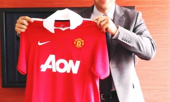 Ο Αλέξανδρος Παλάσκας και οι συνεργάτες του στα χρώματα της Aon