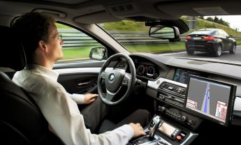 Για αυτοκίνητα χωρίς… οδηγό ετοιμάζονται οι ασφαλιστές