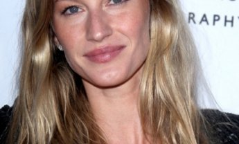 Μπράβο της. Κάνει μείωση τιμολογίου Αυτοκινήτων. Και ξανά μπράβο της!