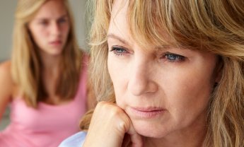 Τέλος στον αναδρομικό καταλογισμό για τις μητέρες ανηλίκων των τραπεζών