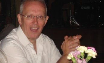 Τώρα άρχισε να ξερνάει ο τοίχος