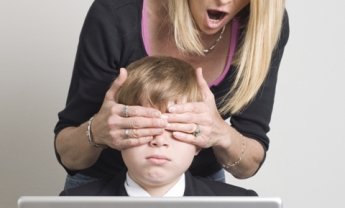 Γονείς  προσοχή στους κινδύνους του Internet