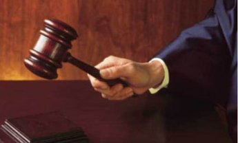 Π. Ψωμιάδης-Β. Αδαμόπουλος: Προσωρινός καυγάς στη δίκη