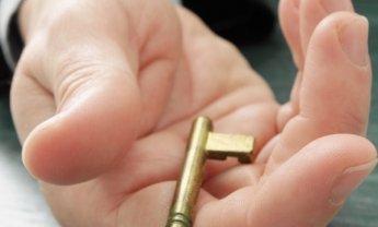 Assicurazioni Generali SpA και AXA SA για τις γενικές ασφάλειες της HSBC Holdings Plc