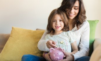 Allianz: Πώς να μιλάτε για οικονομικά θέματα στα παιδιά!