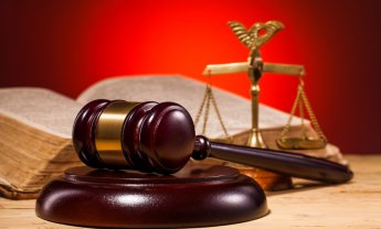 Απόφαση: Δικαστήριο δεν δέχεται τα νέα όρια αποζημιώσεων του Επικουρικού Κεφαλαίου σε εκκρεμή προ της ψήφισης του νόμου αγωγή