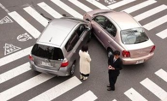 Δεκατέσσερις εταιρείες για κοινή ηλεκτρονική βάση στο αυτοκίνητο 