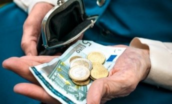 Βόμβα για τους συνταξιούχους. Κόβουν αναδρομικά το ΕΚΑΣ!