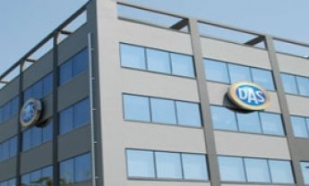 Όλη η αγoρά στα  εγκαίνια  των νέων  γραφείων της DAS.