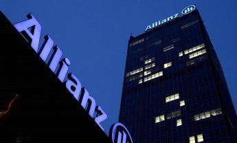 Allianz: Πτώση κερδών λόγω αυξημένων αποζημιώσεων από φυσικές καταστροφές και χαμηλά επιτόκια