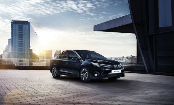 Toyota Avensis: Αλλαγμένο μέσα – έξω!
