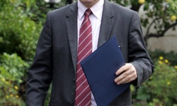 Στις διεθνείς αγορές ο Γ. Παπακωνσταντίνου