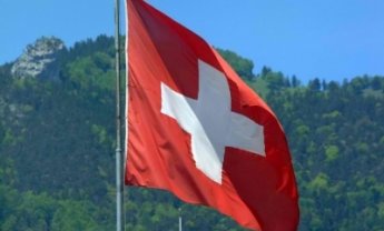 Η Ελβετία περιορίζει την είσοδο μεταναστών από την ευρωζώνη 