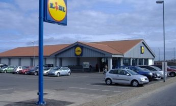 Έρευνα AXA: Σε φθηνότερα σούπερ μάρκετ στρέφονται οι καταναλωτές