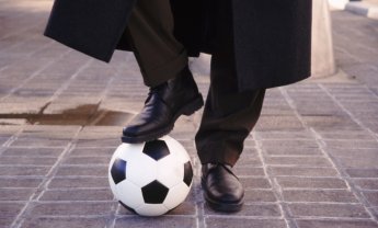 Κατήγγειλε τη σύμβασή του με Ευρωπαϊκή Πίστη ο Νίκος Παπανδρέου