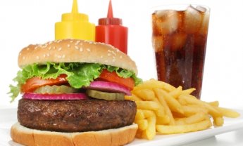Πεινάνε οι ασφαλιστές της  τσάντας…και οι  εταιρείες “κανιβαλίζουν”