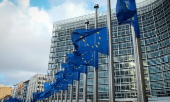 Κομισιόν: Ύφεση έως 4% φέτος – παράθυρο για ελάφρυνση χρέους