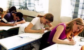 Η αποξένωση στην εποχή του διαδικτύου, το θέμα της έκθεσης στις Πανελλαδικές