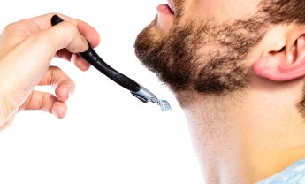 Ψωρίαση: Τι πρέπει να προσέχετε αν θέλετε να κάνετε αποτρίχωση ή να ξυριστείτε;