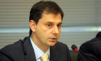 Ποια στοιχεία ζητά από τις ασφαλιστικές ο Θεοχάρης