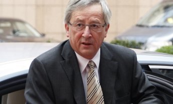 Ικανοποιημένος o Ζαν-Κλοντ Γιούνκερ