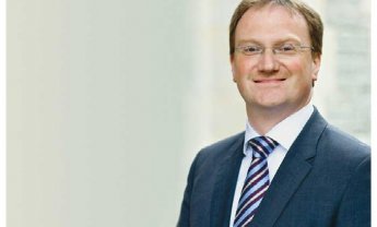 Λαρς Φελντ: Χρειάζεται πραγματικό κούρεμα 50% του χρέους