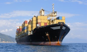 Πόσο κοστίζει η ασφάλιση ενός πλοίου μεταφοράς εμπορευματοκιβωτίων;