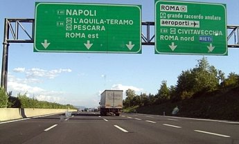 Ιστορικές αλλαγές στον ιταλικό ΚΟΚ-Αυξημένη η νομοθετική προστασία των δικυκλιστών