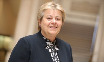 Julia Graham: Και πρόεδρος της FERMA, και διευθύντρια στην Airmic, και...