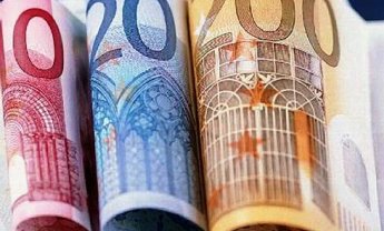 Μειώθηκαν οι  καταθέσεις και πάγωσαν τα  δάνεια