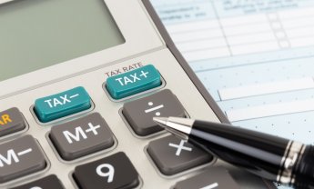 ΕΥ: Η υπερφορολόγηση και η ασαφής φορολογική νομοθεσία, τροχοπέδη για την ανάπτυξη και τις επενδύσεις στην Ελλάδα