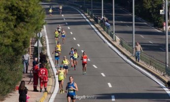 33ος Μαραθώνιος της Αθήνας: 43.000 αθλητές πλημμύρισαν τους δρόμους της Αττικής!