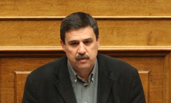 Α. Ξανθός: Υπό επανεξέταση η ρύθμιση για διάθεση συμπληρωμάτων διατροφής από γυμναστήρια