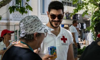 Ο Ελληνικός Ερυθρός Σταυρός δίπλα στους πολίτες τις ημέρες του καύσωνα!
