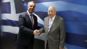 Υπεγράφη σύμβαση για τη μεταβίβαση των περιουσιακών στοιχείων του Ναυπηγείου της ΕΝΑΕ στον Σκαραμαγκά