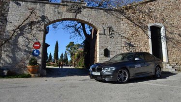 test-bmw-320i-anoigma