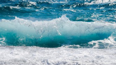 wave-2211925_1280